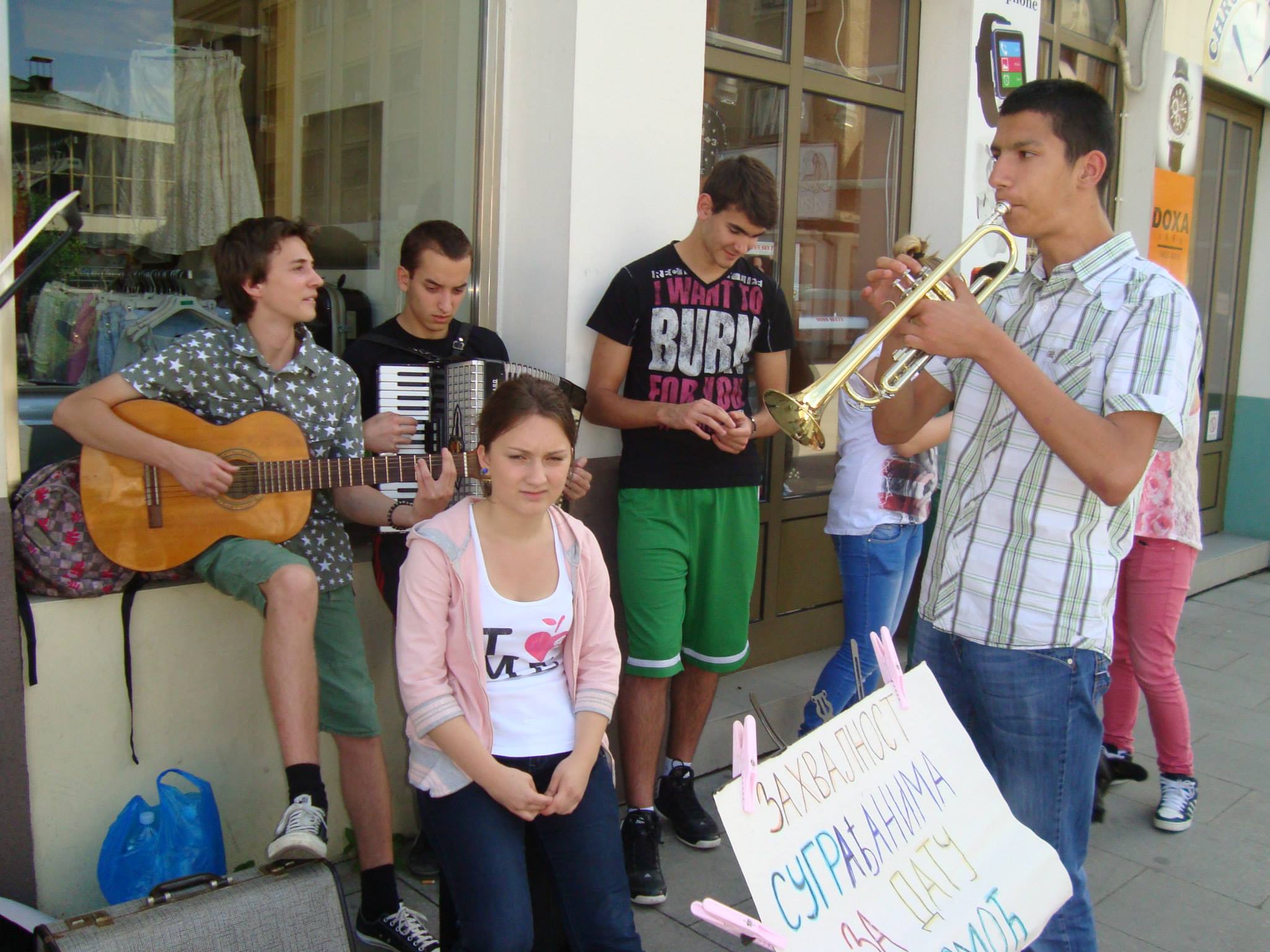 Humanitarna akcija učenika gimnazije i muzičke škole u Čačku